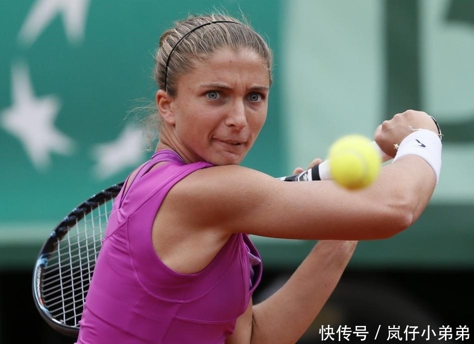 这名前锋近 这名前锋近