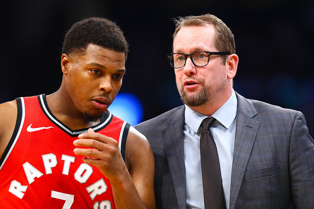 她经过了严 她经过了严