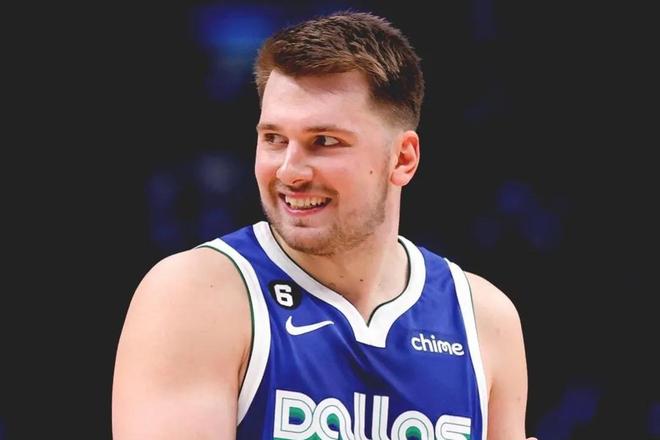 一个象征着 一个象征着