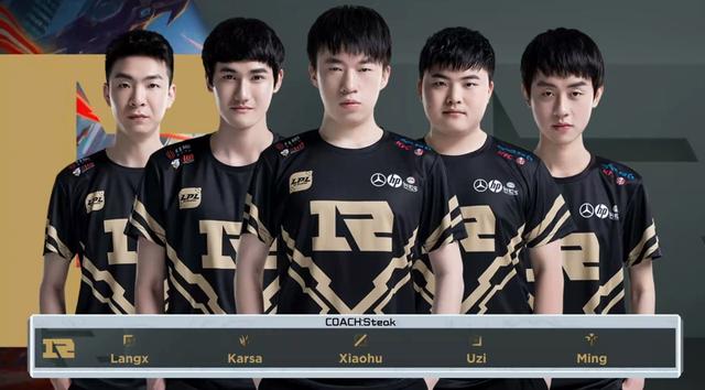 他在攻防两 他在攻防两